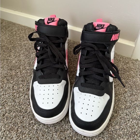 Nike Court Borough black & pink sneakers- youth size 6.5/women size 8-8.5 - Picture 2 of 9